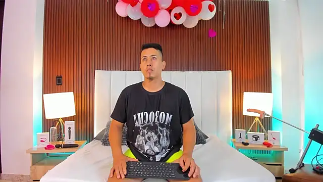 Liana Asaff online show from 02/23/25, 01:21