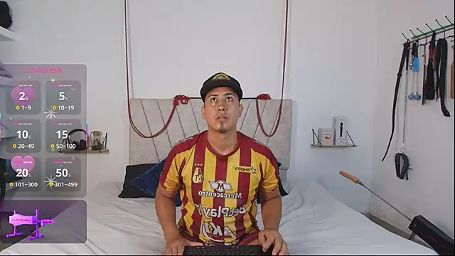 Snapshot of Liana_Asaff chatting on 12/16/25, 06:02 Liana Asaff online show from 12/16/25, 06:02