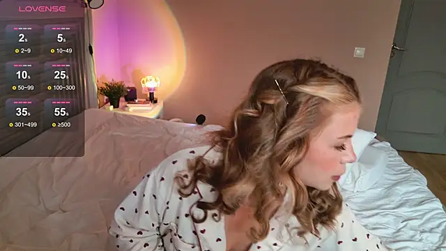 KristinaMoon online show from 05/26/26, 09:49
