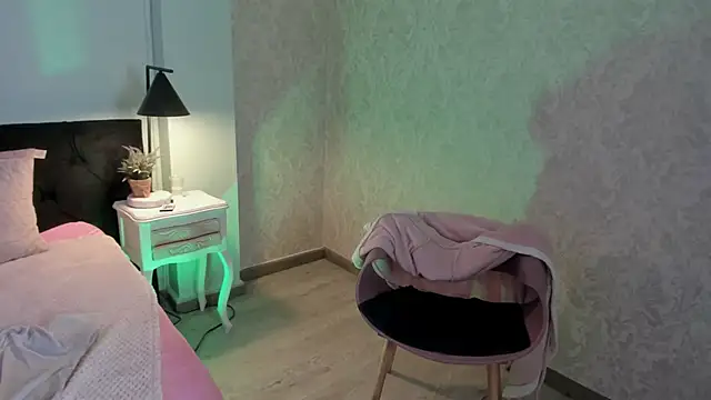 EvaaStevens online show from 10/01/25, 12:22