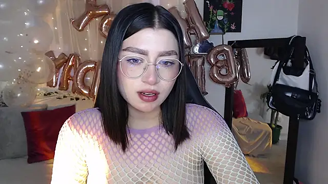 mily thomson b  online show from 09/12/25, 08:31