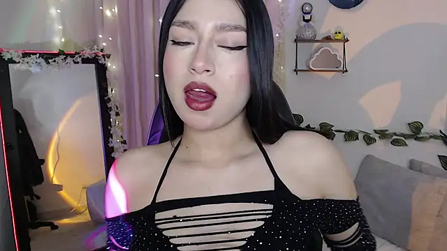 mily thomson b  online show from 11/17/25, 10:59