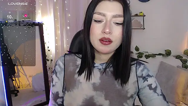 mily thomson b  online show from 11/25/25, 02:28