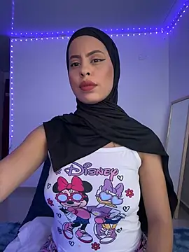 Snapshot of JannaNader12 chatting on 02/20/25, 11:54 JannaNader12 online show from 02/20/25, 11:54