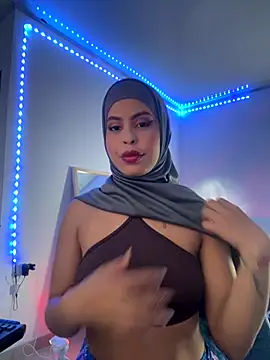 Snapshot of JannaNader12 chatting on 10/06/25, 10:40 JannaNader12 online show from 10/06/25, 10:40