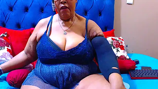 ebonycandy10 online show from 09/15/25, 05:51