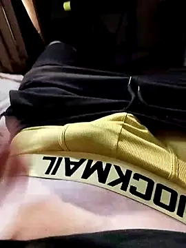 Snapshot of alejandrololo chatting on 10/13/25, 11:49 alejandrololo online show from 10/13/25, 11:49