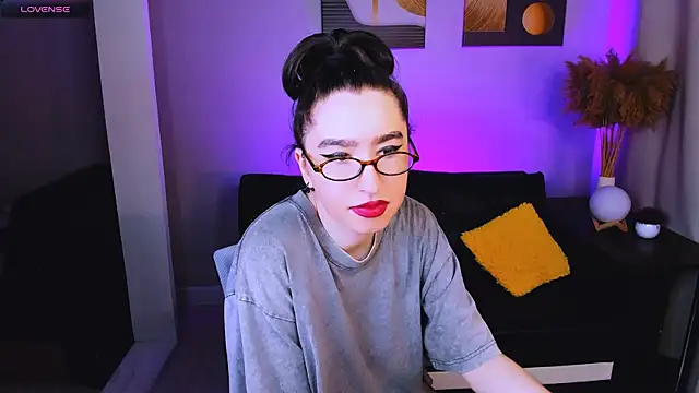 Snapshot of Lily_xBabe chatting on 06/26/26, 02:21 Lily xBabe online show from 06/26/26, 02:21