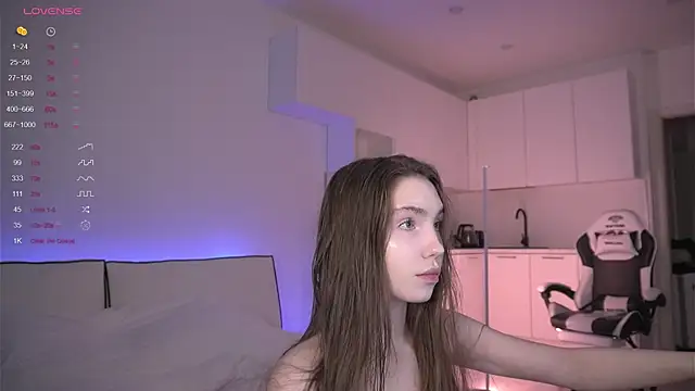 Snapshot of haileyishere chatting on 04/07/26, 07:47 haileyishere online show from 04/07/26, 07:47