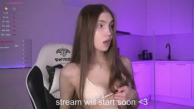 Snapshot of haileyishere chatting on 04/15/26, 12:06 haileyishere online show from 04/15/26, 12:06