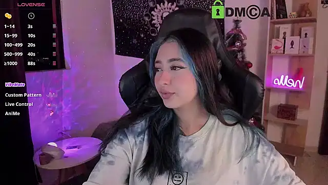 sweetcoralinee online show from 01/10/25, 12:38