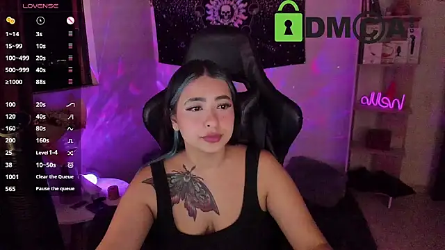 sweetcoralinee online show from 02/16/25, 12:52