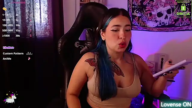 sweetcoralinee online show from 09/25/25, 03:27