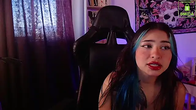 sweetcoralinee online show from 10/18/25, 01:01