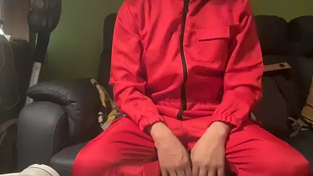 taka32204 online show from 09/18/25, 04:31