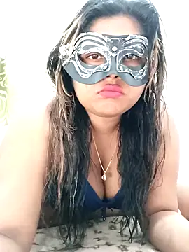 littlequeen77 online show from 02/06/25, 04:21