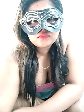 littlequeen77 online show from 03/15/25, 04:13