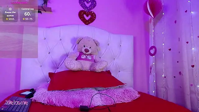 Snapshot of HECATE_23 chatting on 04/16/26, 03:13 HECATE 23 online show from 04/16/26, 03:13