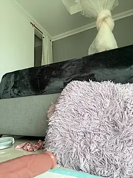 emiss  online show from 01/15/25, 03:18