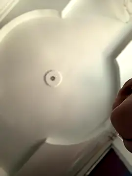 emiss  online show from 10/18/25, 03:35