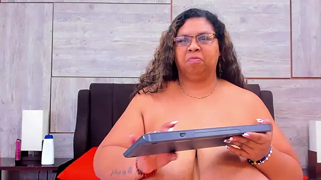 Lynn Jones online show from 02/14/25, 10:49