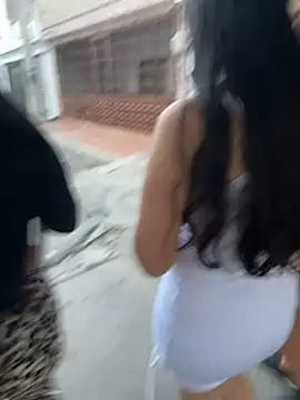 Snapshot of royalgirls_x chatting on 02/19/25, 11:04 royalgirls x online show from 02/19/25, 11:04