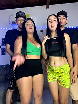 Snapshot of royalgirls_x chatting on 11/12/25, 01:28 royalgirls x online show from 11/12/25, 01:28