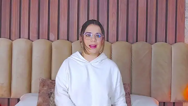 ThaniaJones online show from 09/17/25, 12:07