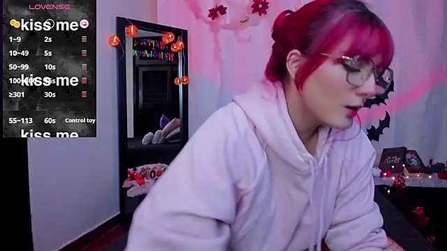 Dafne Moon online show from 10/18/25, 05:54