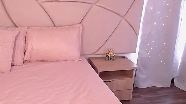 ValleryC online show from 09/19/25, 01:34