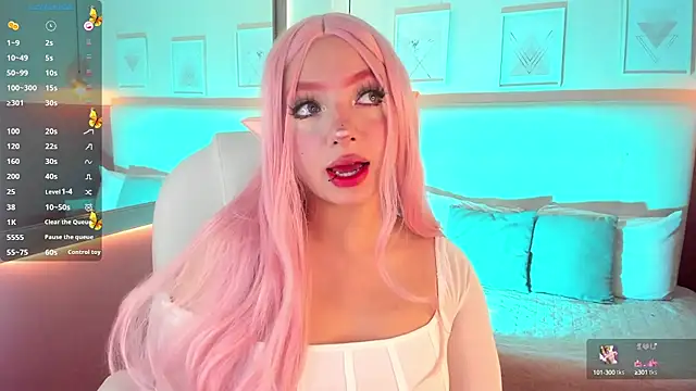 Snapshot of Kloe_Raize chatting on 12/17/24, 08:54 Kloe Raize online show from 12/17/24, 08:54