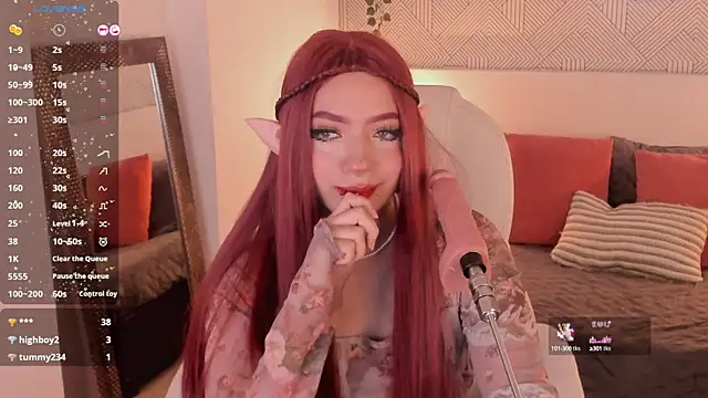 Snapshot of Kloe_Raize chatting on 01/15/25, 12:51 Kloe Raize online show from 01/15/25, 12:51