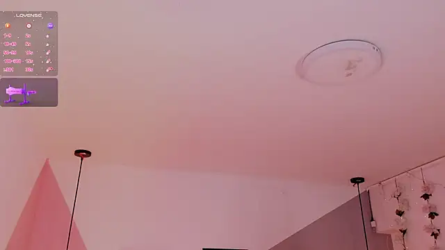 Snapshot of Kloe_Raize chatting on 02/21/25, 10:37 Kloe Raize online show from 02/21/25, 10:37