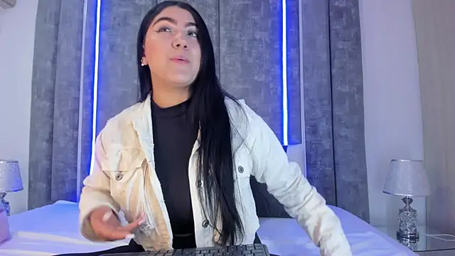 PaulinaDuarte online show from 12/26/24, 02:05