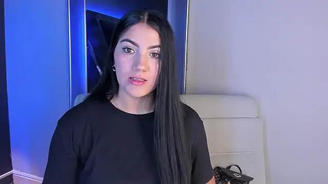 PaulinaDuarte online show from 10/13/25, 07:03