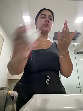 Snapshot of PaulinaDuarte chatting on 05/01/26, 11:26 PaulinaDuarte online show from 05/01/26, 11:26
