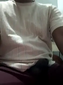 Snapshot of RajeshKumar133476 chatting on 11/09/25, 05:06 RajeshKumar133476 online show from 11/09/25, 05:06