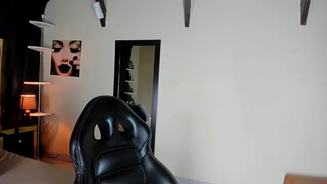 EmiliWilliams online show from 11/21/25, 11:47