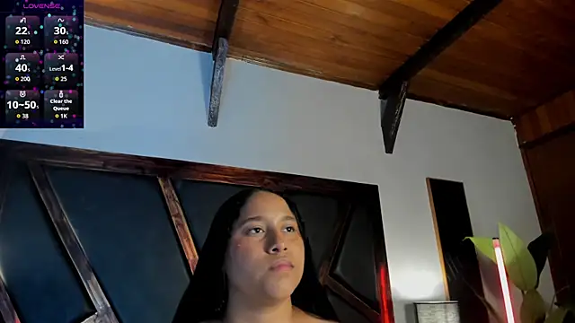 Snapshot of EmiliWilliams chatting on 04/17/26, 11:30 EmiliWilliams online show from 04/17/26, 11:30