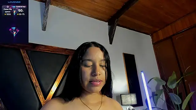 Snapshot of EmiliWilliams chatting on 05/26/26, 11:56 EmiliWilliams online show from 05/26/26, 11:56