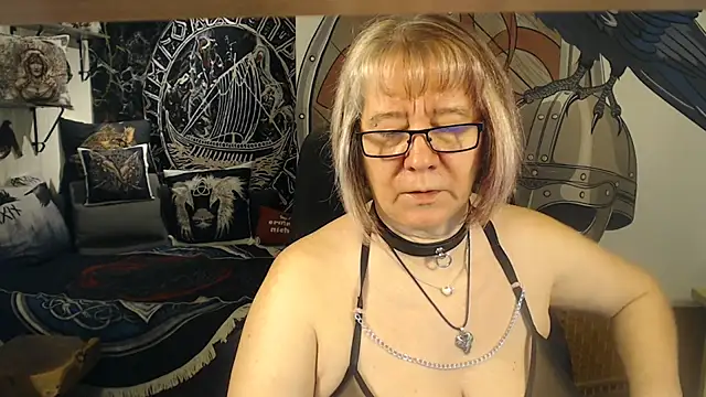 TittenMichelle online show from 12/17/25, 05:41