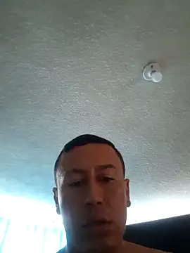 Snapshot of andresbigcock9 chatting on 11/08/25, 11:32 andresbigcock9 online show from 11/08/25, 11:32