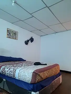 Snapshot of andresbigcock9 chatting on 04/12/26, 08:36 andresbigcock9 online show from 04/12/26, 08:36