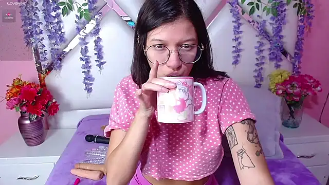 Perla Skinnyy online show from 12/10/24, 02:16