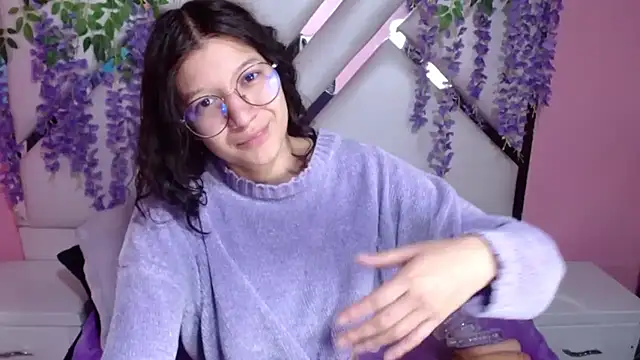 Perla Skinnyy online show from 12/21/24, 03:25