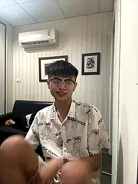 mumuowl online show from 09/19/25, 04:29