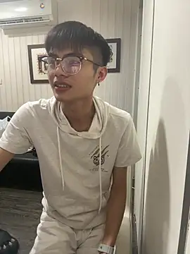 mumuowl online show from 09/25/25, 05:16