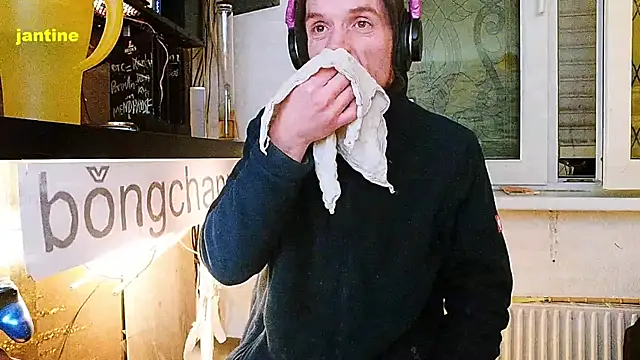 BongChannel online show from 02/14/25, 01:02