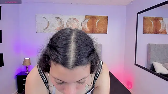 Lana stone  online show from 03/04/25, 06:47