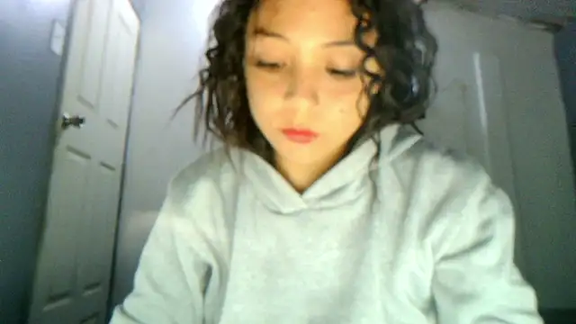 Snapshot of linzeysmith4 chatting on 03/21/26, 07:24 linzeysmith4 online show from 03/21/26, 07:24